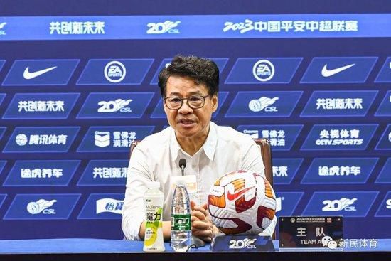 TA：切尔西冬窗无法召回卢卡库，球员租借合同中无相应条款据The Athletic消息，切尔西在将卢卡库外租至罗马的合同中，没有设置召回球员的条款。